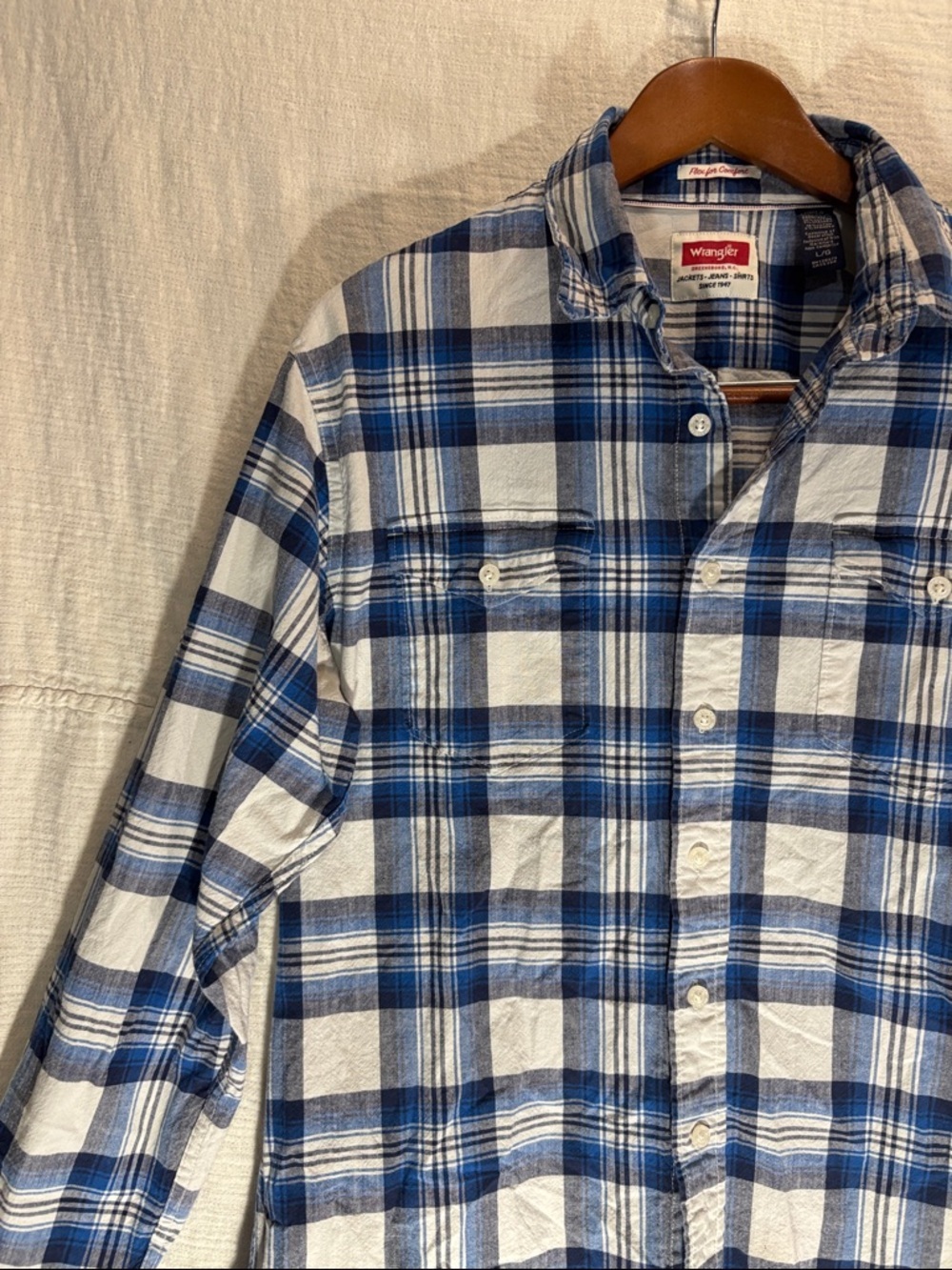 Wrangler Blue and White Plaid Button-Down Shirt - Picture 4 of 8
